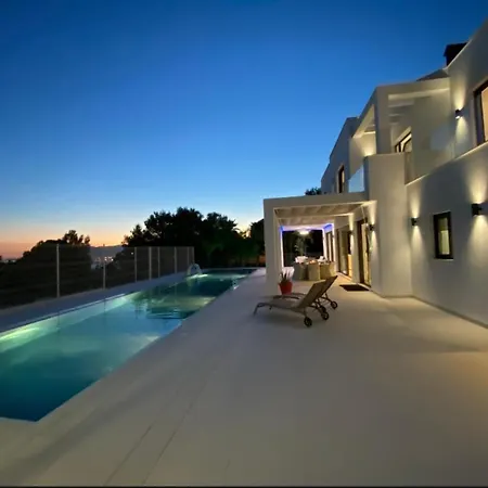 Palacio Nazari Villa *